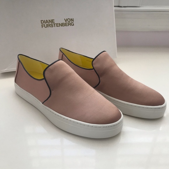 Diane Von Furstenberg Budapest Satin Slip-On - Picture 2 of 8